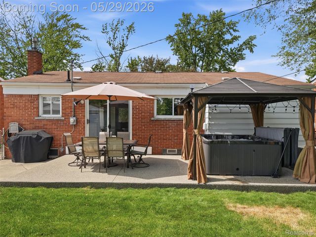 30728 Whittier Avenue, Madison Heights, MI 48071