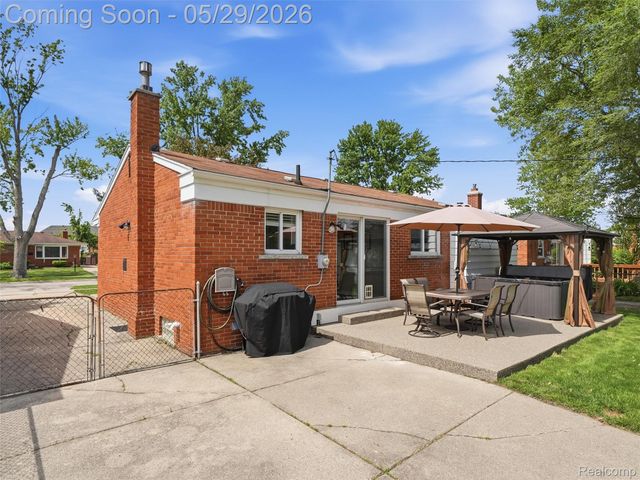 30728 Whittier Avenue, Madison Heights, MI 48071
