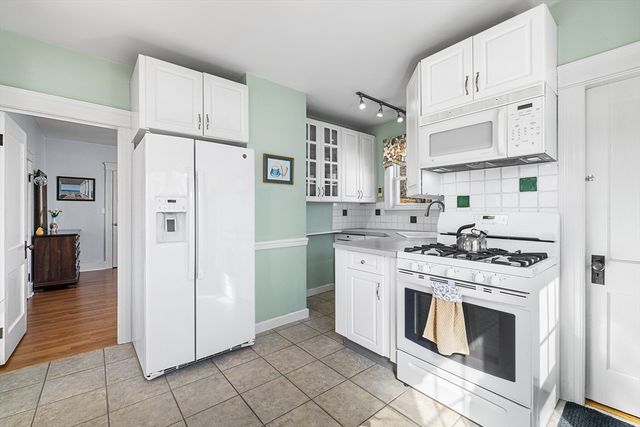 146 Shrewsbury St, Holden, MA 01520