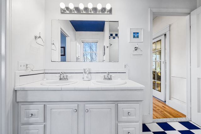 146 Shrewsbury St, Holden, MA 01520