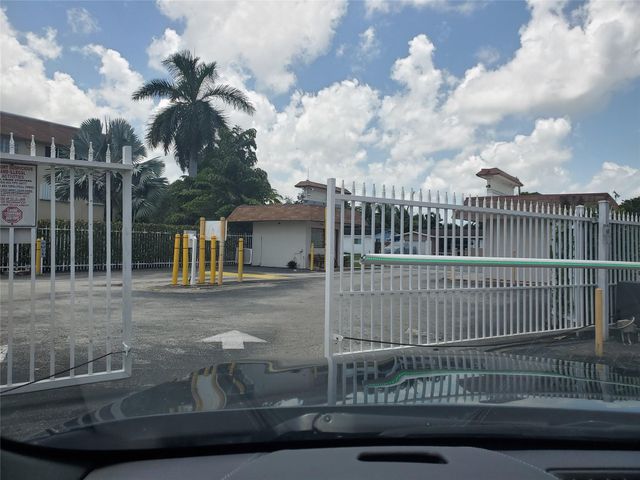 5300 Washington St 114C, Hollywood, FL 33021