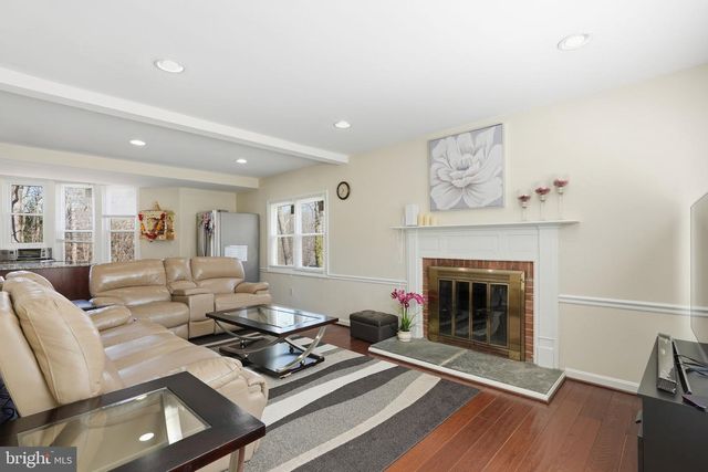 721 UPHAM PL NW, Vienna, VA 22180