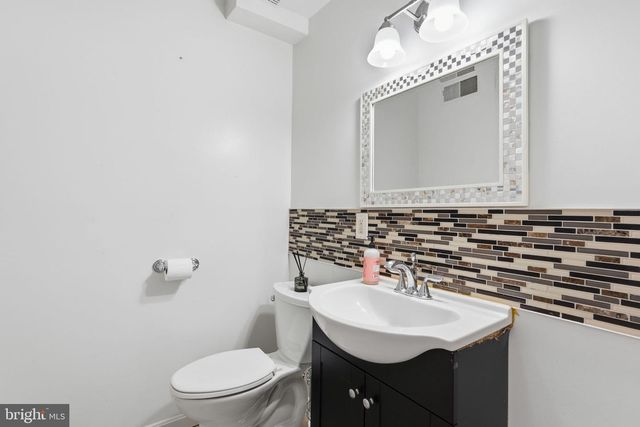 721 UPHAM PL NW, Vienna, VA 22180