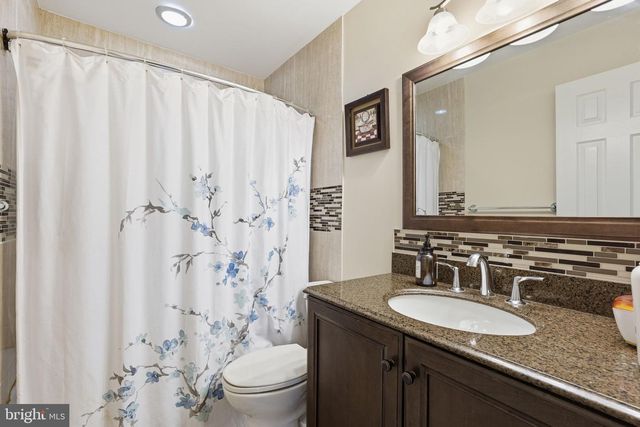 721 UPHAM PL NW, Vienna, VA 22180