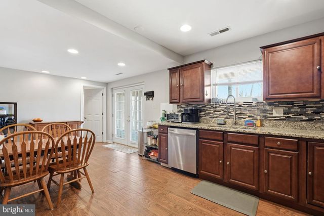 721 UPHAM PL NW, Vienna, VA 22180