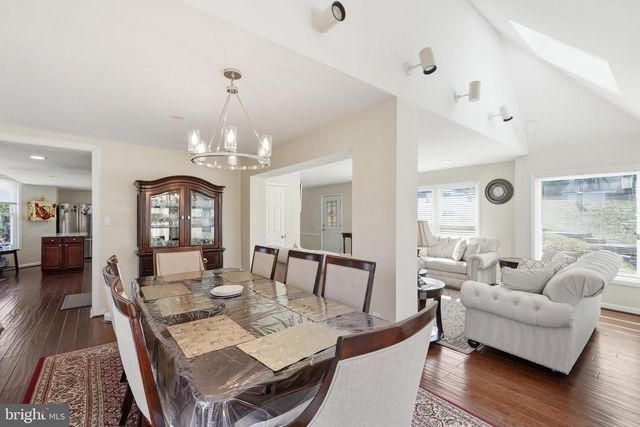 721 UPHAM PL NW, Vienna, VA 22180