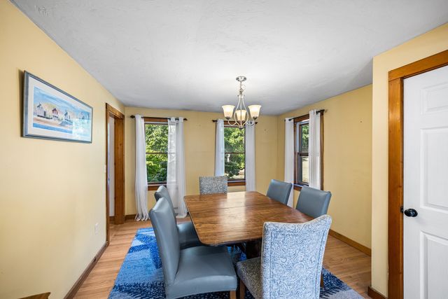 559 Old Jail Ln, Barnstable, MA 02630