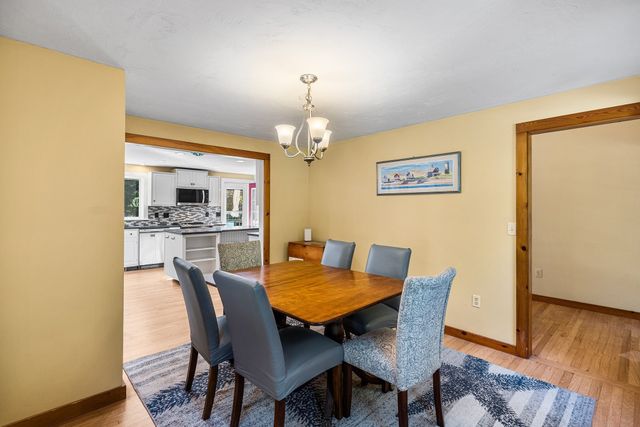 559 Old Jail Ln, Barnstable, MA 02630