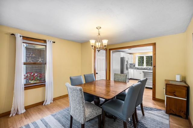 559 Old Jail Ln, Barnstable, MA 02630