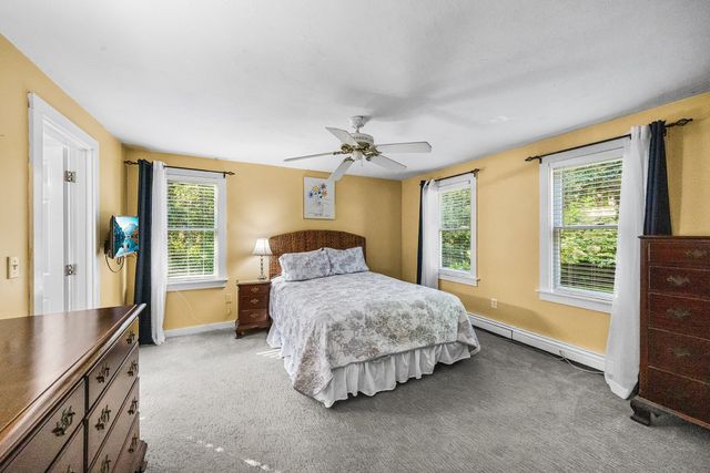 559 Old Jail Ln, Barnstable, MA 02630