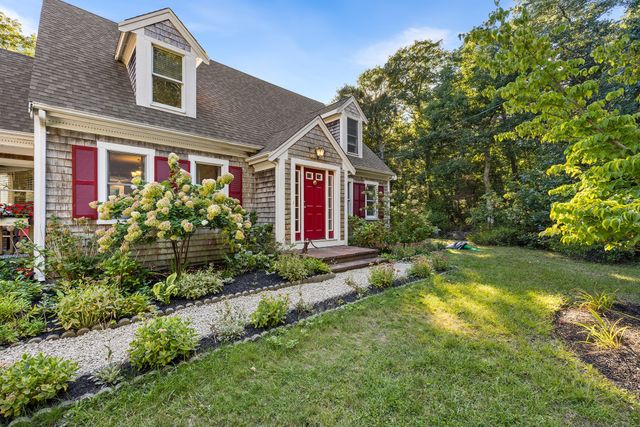 559 Old Jail Ln, Barnstable, MA 02630