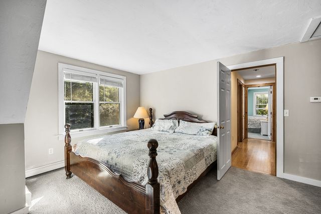 559 Old Jail Ln, Barnstable, MA 02630