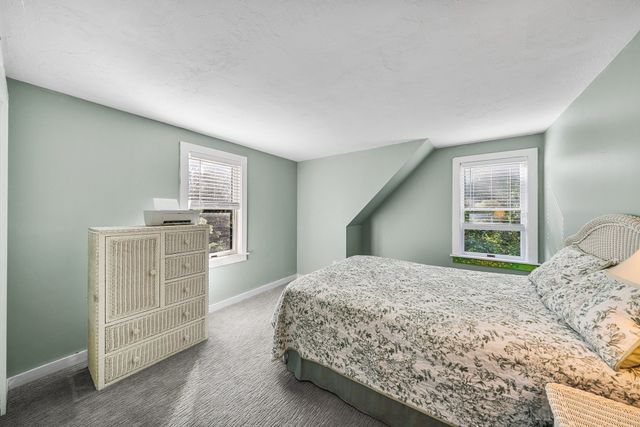 559 Old Jail Ln, Barnstable, MA 02630
