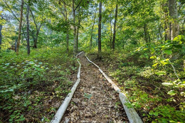 559 Old Jail Ln, Barnstable, MA 02630