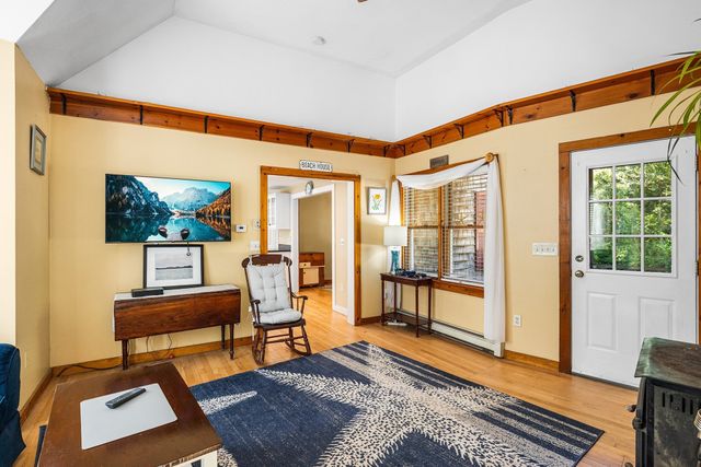 559 Old Jail Ln, Barnstable, MA 02630