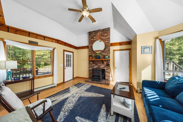 559 Old Jail Ln, Barnstable, MA 02630