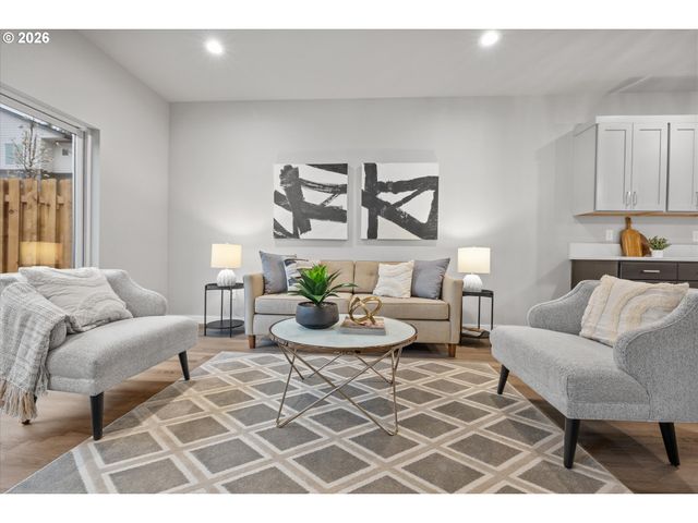 2477 Nw 1ST Dr, Gresham, OR 97030