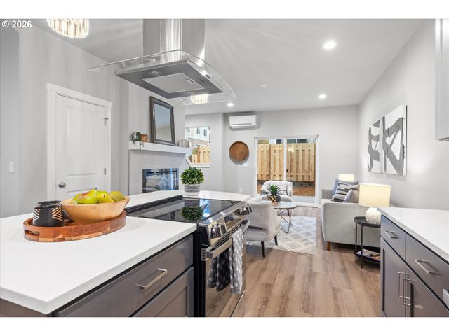 2477 Nw 1ST Dr, Gresham, OR 97030