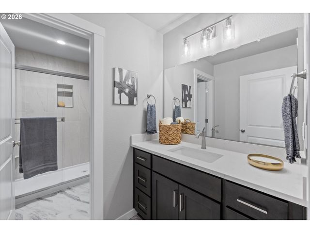 2477 Nw 1ST Dr, Gresham, OR 97030