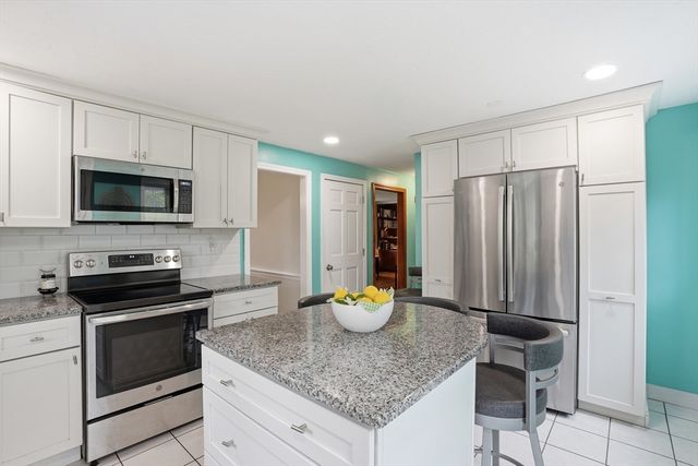 62 Donna Dr, Plymouth, MA 02360