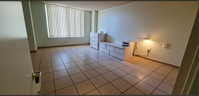 250 174th Street 819, Sunny Isles Beach, FL 33160