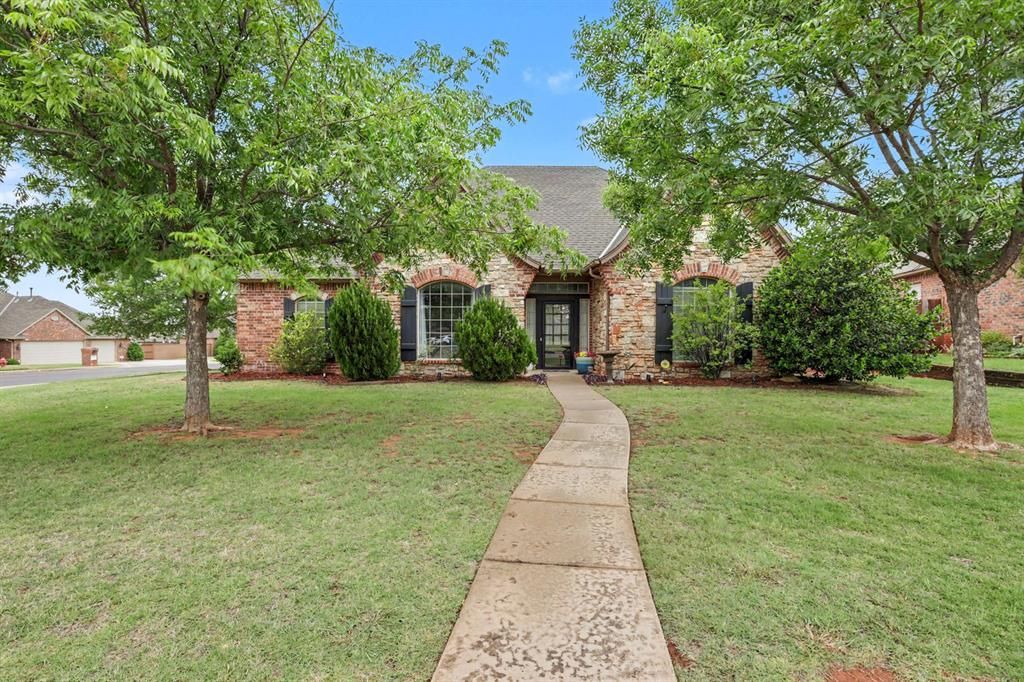 1901 Apache Trail, Edmond, OK 73003