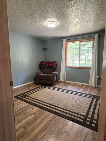 8511 McLaughlin Lane, Klamath Falls, OR 97601