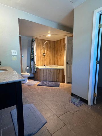 8511 McLaughlin Lane, Klamath Falls, OR 97601