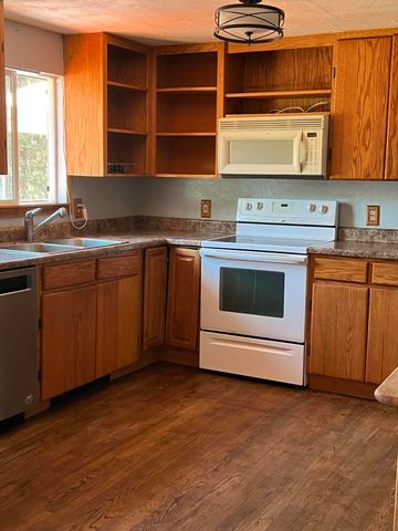 8511 McLaughlin Lane, Klamath Falls, OR 97601