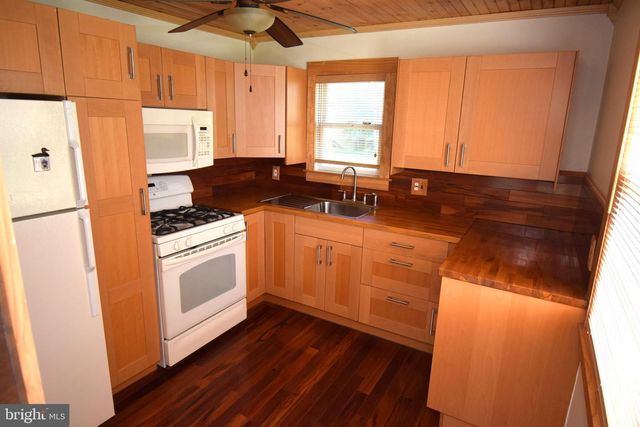 8742 LACKAWANNA AVE, Parkville, MD 21234