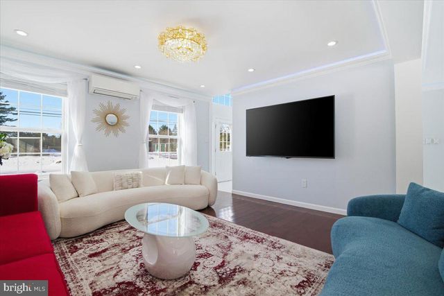 136 KIMBERLY DR, Blakeslee, PA 18610