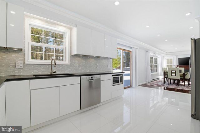 136 KIMBERLY DR, Blakeslee, PA 18610