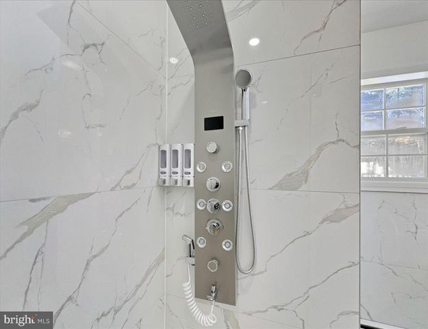 136 KIMBERLY DR, Blakeslee, PA 18610