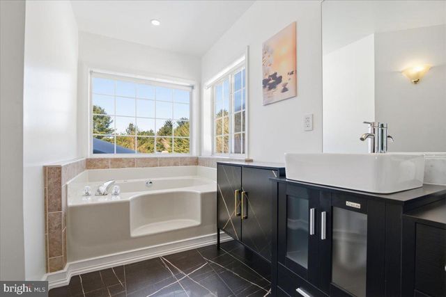 136 KIMBERLY DR, Blakeslee, PA 18610