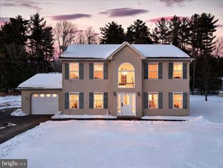 136 KIMBERLY DR, Blakeslee, PA 18610