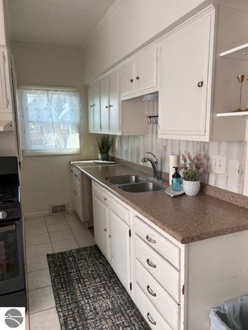 109 W Tyrell Street, St Louis, MI 48880