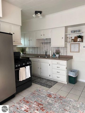 109 W Tyrell Street, St Louis, MI 48880