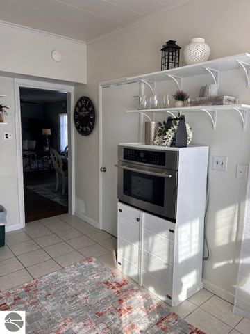 109 W Tyrell Street, St Louis, MI 48880