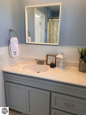 109 W Tyrell Street, St Louis, MI 48880