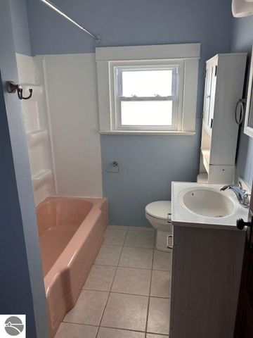 109 W Tyrell Street, St Louis, MI 48880