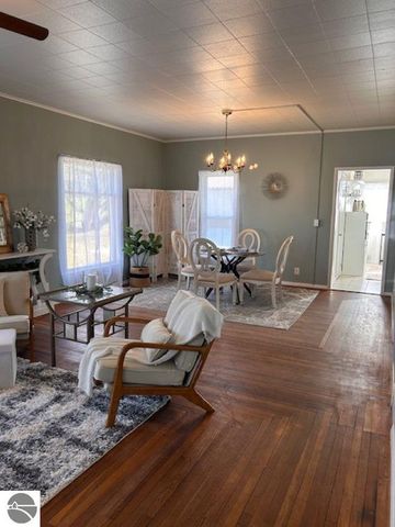 109 W Tyrell Street, St Louis, MI 48880