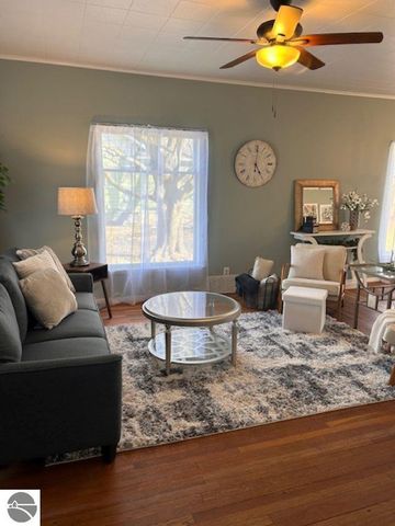 109 W Tyrell Street, St Louis, MI 48880