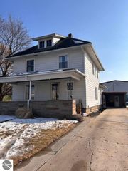 109 W Tyrell Street, St Louis, MI 48880