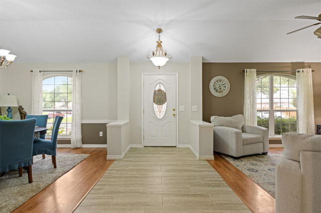 8907 Marthas DR, Austin, TX 78717