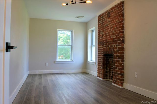 7 S Clinton Street 2, Poughkeepsie, NY 12601