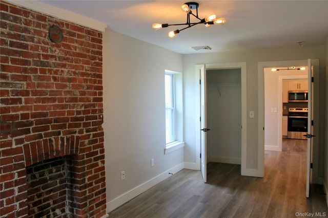 7 S Clinton Street 2, Poughkeepsie, NY 12601