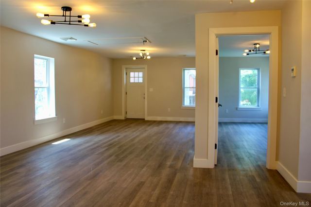 7 S Clinton Street 2, Poughkeepsie, NY 12601
