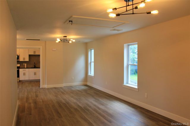 7 S Clinton Street 2, Poughkeepsie, NY 12601