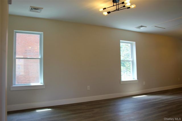 7 S Clinton Street 2, Poughkeepsie, NY 12601