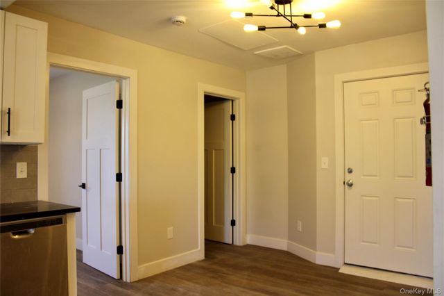 7 S Clinton Street 2, Poughkeepsie, NY 12601